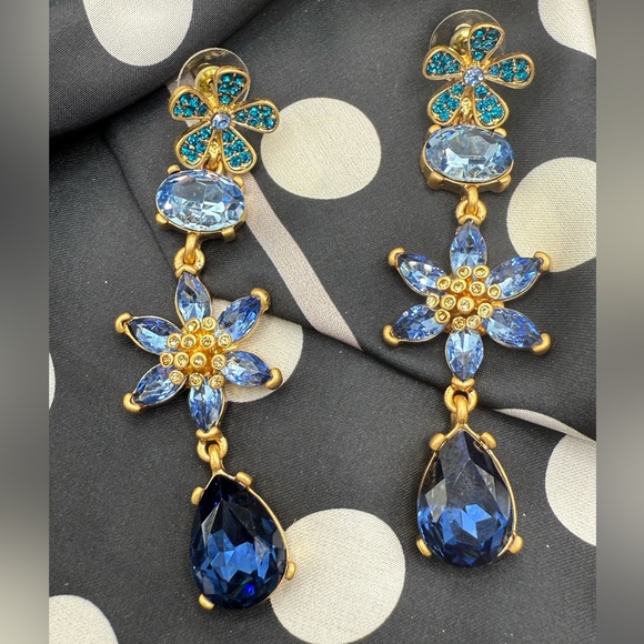 Oscar de la Renta Blue Floral Crystal Drop Earrings - Picture 2 of 5